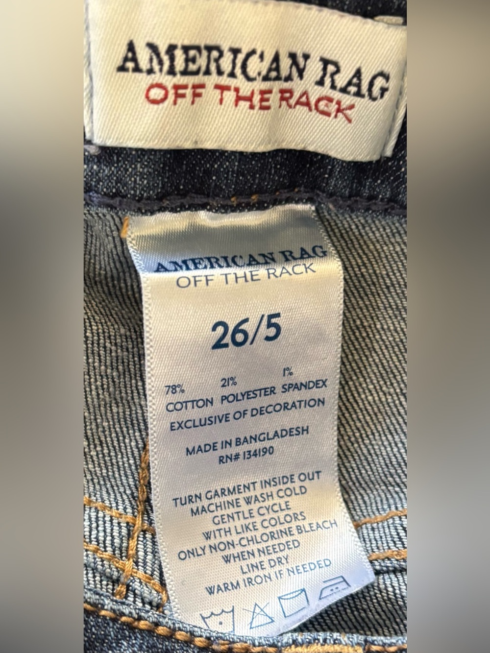 American rag off the rack boot cut women’s jeans Size 26/5 - Picture 9 of 9